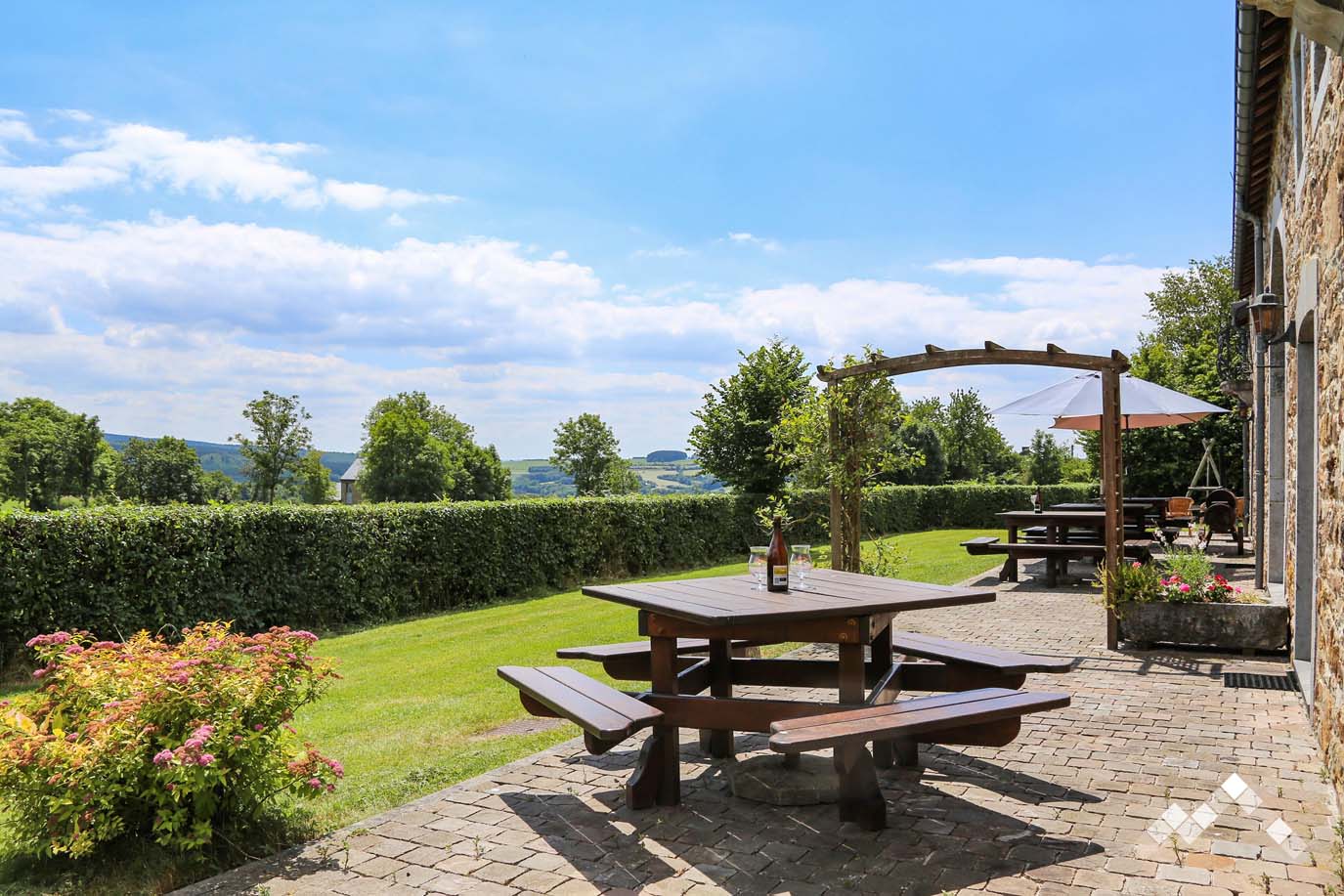 JADIS COTTAGE-1